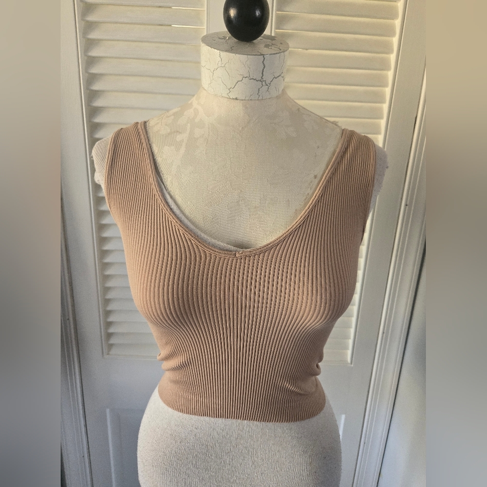 Dynamic Taupe Tan Ribbed Cropped Tank Top OS - Picture 3 of 8